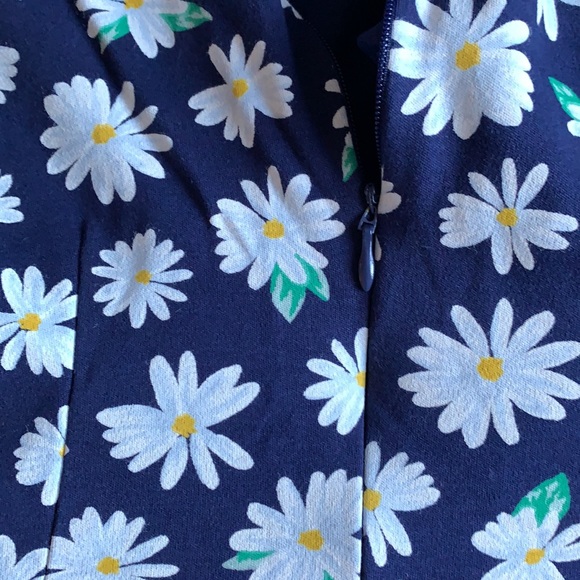 Robe - Picture 3 of 3